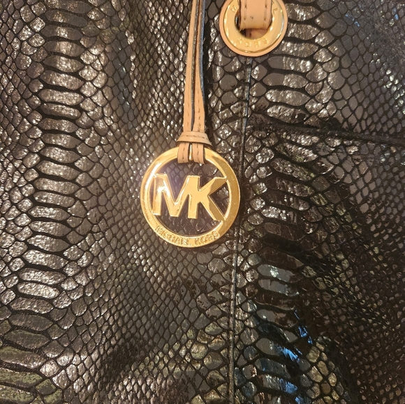 Michael Kors black Jet set tote - Picture 5 of 16
